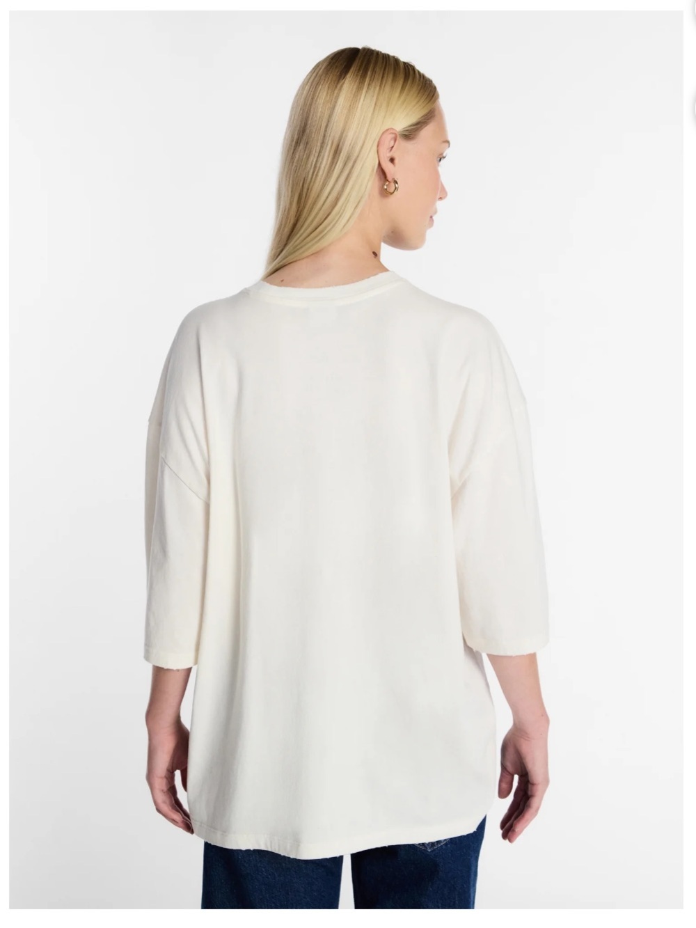 Kacey Musgrave’s  'Middle of Nowhere' Ivory Tee - Picture 2 of 6